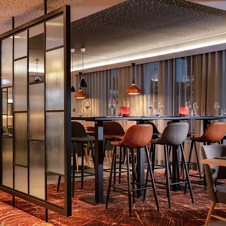 Hilton Garden Paris Orly Airport Отель Рюнжи